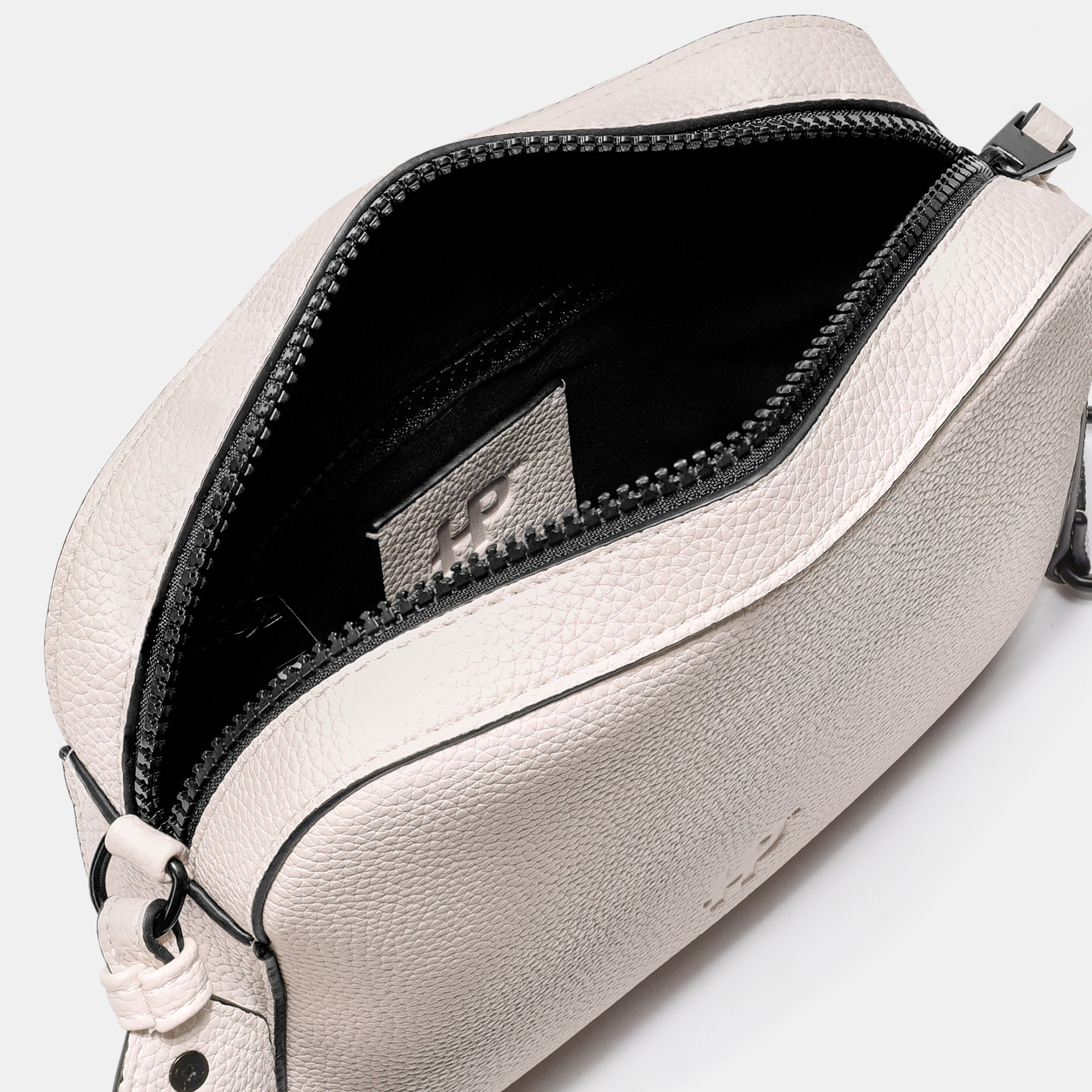 7-599497_1